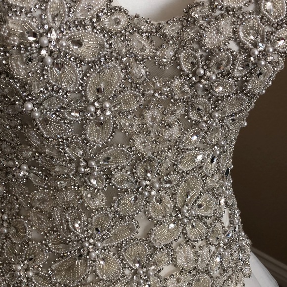 Allure Bridals C244 Used Wedding Gown - Picture 2 of 8